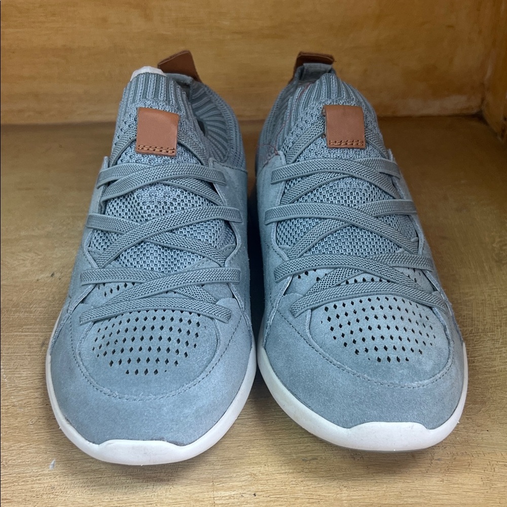 Earth Women's Light Gray Knit‎ Sneakers